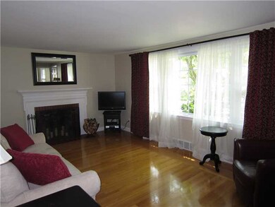 40 Wildwood Dr, Cranston, RI 02920 - photo 4