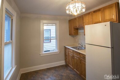419 Chestnut St, Middlesex, NJ 08846 - photo 5