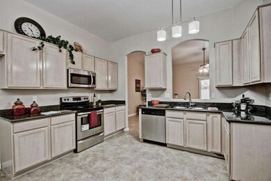 Kitchen - New Granite & Appliances!
