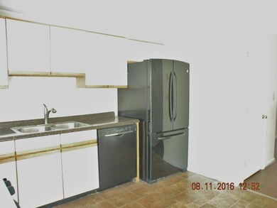 8 Oliver St unit E, Haverhill, MA 01832 - photo 4