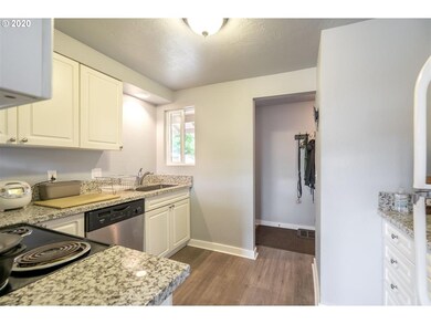 672 Janus St, Springfield, OR 97477 - photo 3