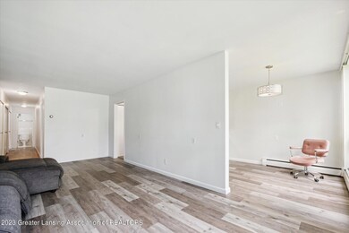 07-1043-Kimberly-Dr-#5-Lansing-MI-48912-