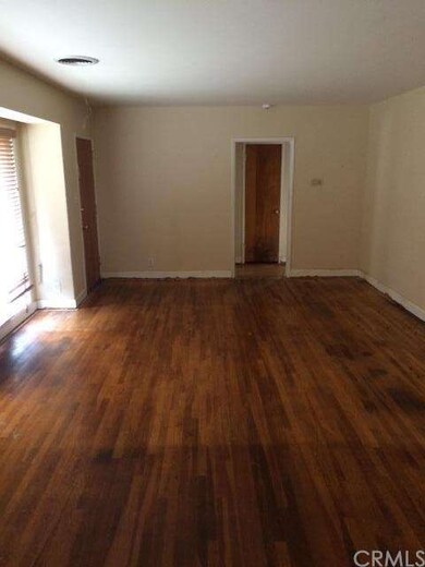 LIVING ROOM TO FRONT DOOR