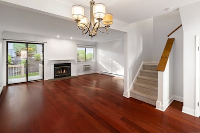 19 Woodway Rd unit 14, Stamford, CT 06907 - photo 5