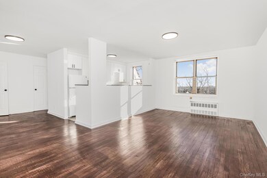 One Oakridge Owners Inc unit 6A, Eastchester, NY 10709 - photo 6