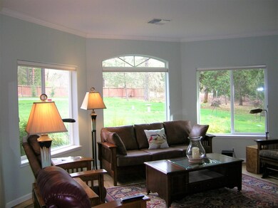 707 Azalea Dr, Grants Pass, OR 97526 - photo 3