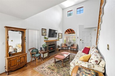 18352 Keswick St unit 2, Reseda, CA 91335 - photo 6