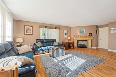 3 Playhouse Cir, Hampton, NH 03842 - photo 5