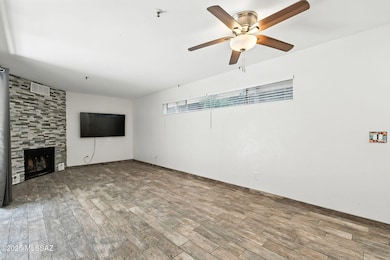 4-web-or-mls-Broadway-4