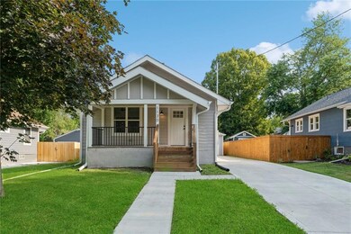 1130 Seneca Ave, Des Moines, IA 50313 - photo 2