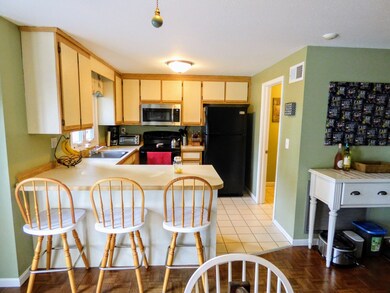 395 Donohue Rd unit 6, Dracut, MA 01826 - photo 2