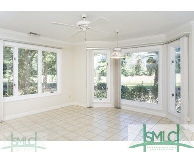 Sunroom. 180 degree view...relaxing...!