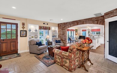 5424 E Lafayette-Sitting Area