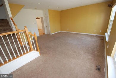 13071 Woodcutter Cir, Germantown, MD 20876 - photo 7