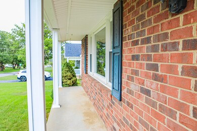 21 Stuart Ave, Stuarts Draft, VA 24477 - photo 4