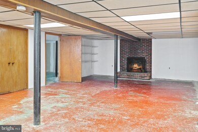 8569 Bay Rd, Pasadena, MD 21122 - photo 5