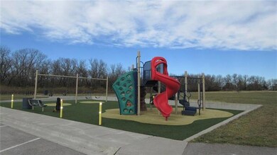 513 Chardonnay Ave, Raymore, MO 64083 - photo 3