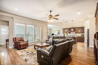 322 Oar Wood Dr, Granbury, TX 76049 - photo 6