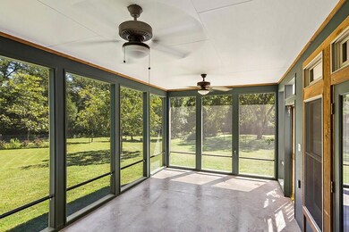 419 N Acorn St, Fredericksburg, TX 78624 - photo 2