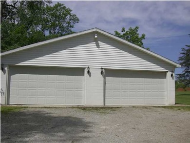 8530 Old Bardstown Rd, Louisville, KY 40291 - photo 2