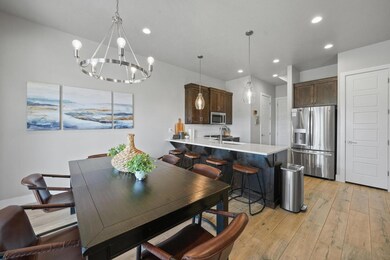 2600 N Ocotillo Wy Unit 47-large-006-008