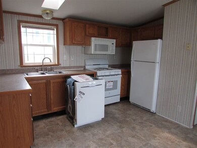 86 Nh Route 4a unit 4 Lower, Lebanon, NH 03766 - photo 6