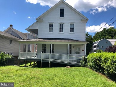 31 Congress St, Berkeley Springs, WV 25411 - photo 4