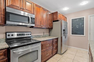 33 Mammoth Rd, Manchester, NH 03109 - photo 5