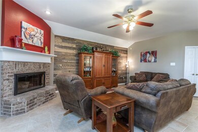 3400 Columbus St, Gainesville, TX 76240 - photo 4