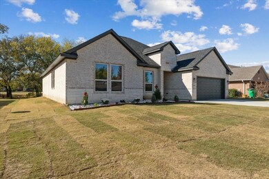 1109 Oxford Dr, Gainesville, TX 76240 - photo 4