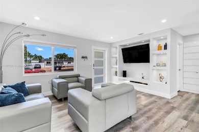 330 N 70th Ave, Hollywood, FL 33024 - photo 4