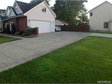 1230 Master St, North Tonawanda, NY 14120 - photo 3