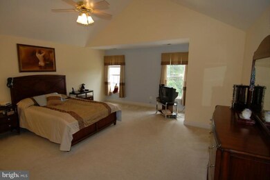 25675 Tremaine Terrace, Chantilly, VA 20152 - photo 4