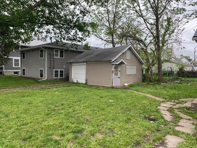 1301 1st St SW, Cedar Rapids, IA 52404 - photo 3
