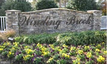 4181 Pleasant Meadow Ct unit 100F, Chantilly, VA 20151 - photo 3