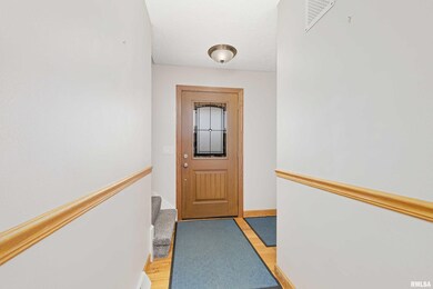 1604 Hillcrest Ave, Bettendorf, IA 52722 - photo 6