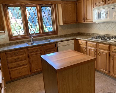 10 Conestoga Dr, Slingerlands, NY 12159 - photo 4