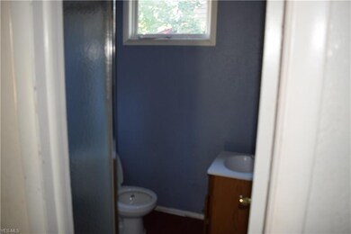 834 Plymouth Ct NW, Canton, OH 44703 - photo 5