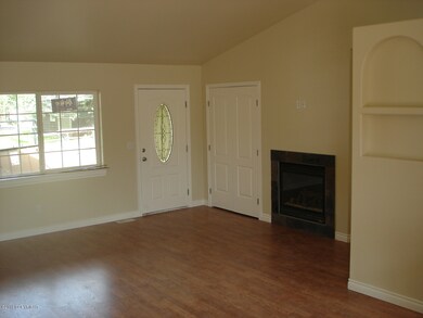 Dustin's house 014