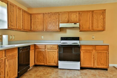 1033 Pinewood Ct, Lawrenceburg, KY 40342 - photo 7