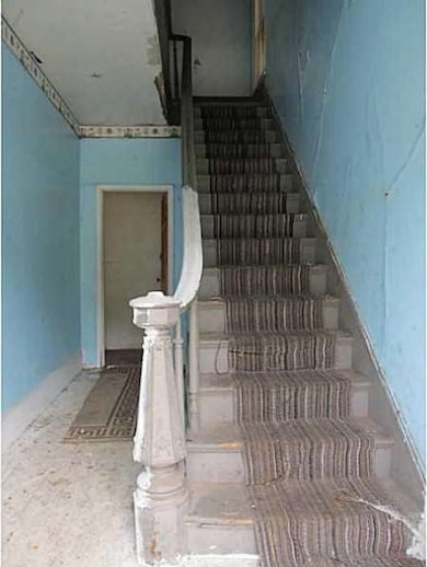 Foyer.