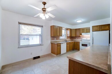 Kitchen Eating Area
