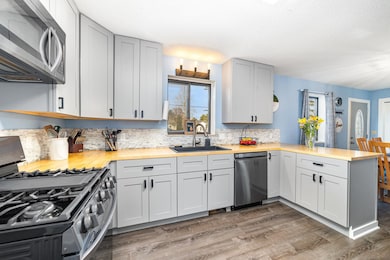 3603 W Wackerly St, Midland, MI 48640 - photo 4