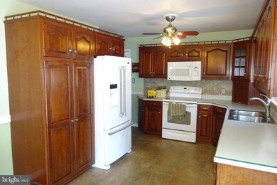 12248 Nancy Ave, Greencastle, PA 17225 - photo 6