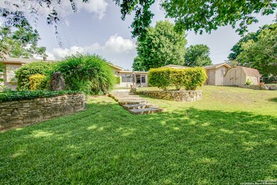 1222 E Common St, New Braunfels, TX 78130 - photo 5