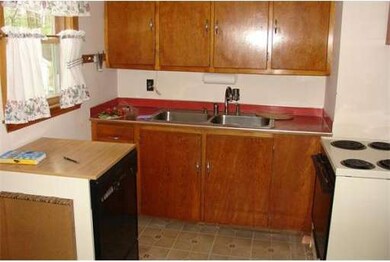 385 Forest St, Rockland, MA 02370 - photo 3