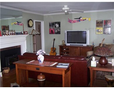 47 Nicholson Crescent, Middletown, RI 02842 - photo 2