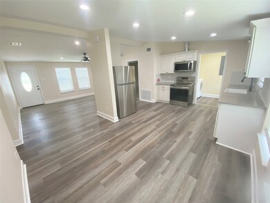 4501 Westwood Ln, Manvel, TX 77578 - photo 6