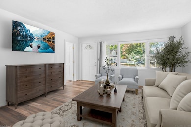 53 Birch Tree Rd, Plainville, CT 06062 - photo 3