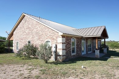 11582 Twin Lakes Ln, San Angelo, TX 76904 - photo 4
